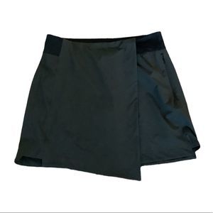 Rei Skort in Green - Black